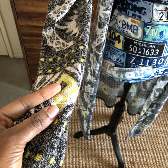 Adorable grey and white yellow patterned cardigan w/hood - Picture 8 of 12